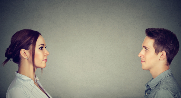 ADOBE STOCK, free trial, licensed for distribution https://stock.adobe.com/de/images/casual-man-and-woman-looking-at-each-other/167584862