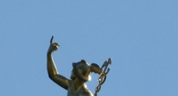 Hermes, Gott der Kaufleute, Diebe, Lügner und Betrüger. Bild : 7854 via pixabay (https://pixabay.com/de/stuttgart-statue-bronze-kupfer-68754/,CC:https://creativecommons.org/publicdomain/zero/1.0/deed.de)