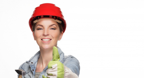 Es ist noch immer selten Frauen in traditionell männlichen Rollen wie Handwerkerin oder Männer in traditionell weiblichen Rollen wie Kindergärtner zu sehen. Die Beobachtung von Männern und Frauen in traditionellen Rollen trägt zur Entwicklung von Selbststereotypen bei. Bild von whitesession via pixabay (https://pixabay.com/de/photos/frau-bauhelm-werkzeug-bauarbeiter-2759503/, CC: https://pixabay.com/de/service/license/)