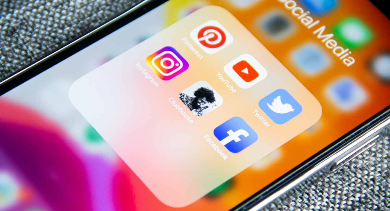 Selbstfürsorge im digitalen Zeitalter: Wie wir gesund mit sozialen Medien umgehen können.