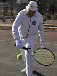 Hilbert Backhand von chascow via flickr (https://www.flickr.com/photos/charliecowins/3205016884/in/photolist-bRttF-82Y8k3-82UZ4D-5TdxRN-82Y8fJ-82Y7WU-6oycHb-82Y7MS-82UYR8-82UZb4-5Tdz6f-b3LLNT-82UYfc-8gov8Q-82Y87d-82UYLp-7ynKGh-8zdN16-cuMD2-5T9b4k-82Y82S-82Y8yL-8gkecR-bPnTSi-8zdMiP-5Tdx1N-8goufj-8gkdEV-5S111F-5S5BpE-7ynKPJ-8gousb-8zdN3t-9LvpFz-9LybTQ-9Lvo3B-9LvnzP-9LycaS-9LvpRM-9Lvozi-9Lvnut-9LycBA-9LyaTj-9Lvp9D-9LvpCc-9Lyb7j-9Lvpkt-9LvoSv-9Lvodg-9Lybby), cc (https://creativecommons.org/licenses/by/2.0/)